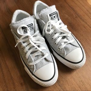 CONVERSE Chuck Taylor Madison Sneaker Size 7